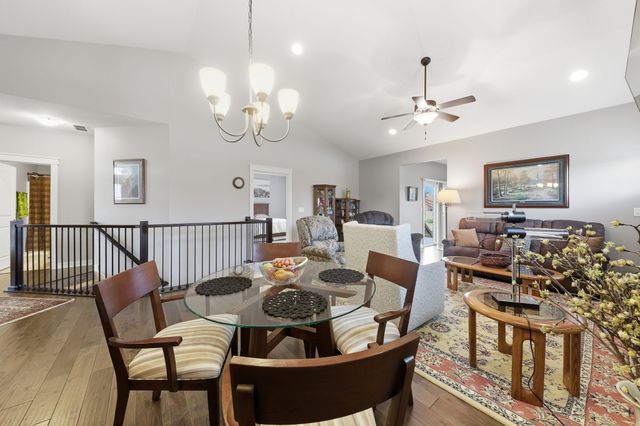 2404 3rd Avenue SE, Altoona, IA 50009