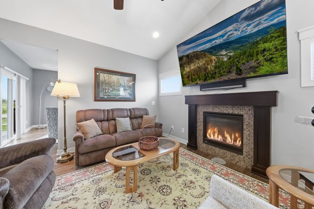 2404 3rd Avenue SE, Altoona, IA 50009