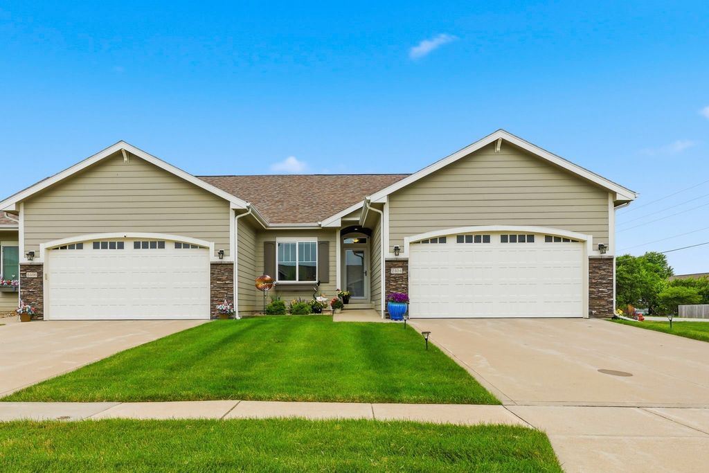 2404 3rd Avenue SE, Altoona, IA 50009
