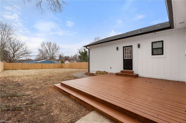 348 Sprague E Street, Winston-salem, NC 27127