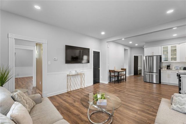 348 Sprague E Street, Winston-salem, NC 27127