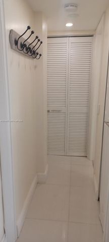 1801 S Treasure Dr 222, North Bay Village, FL 33141