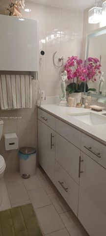 1801 S Treasure Dr 222, North Bay Village, FL 33141