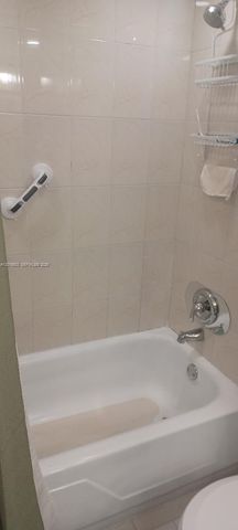 1801 S Treasure Dr 222, North Bay Village, FL 33141