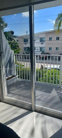 1801 S Treasure Dr 222, North Bay Village, FL 33141