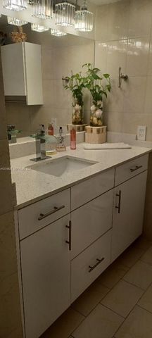 1801 S Treasure Dr 222, North Bay Village, FL 33141