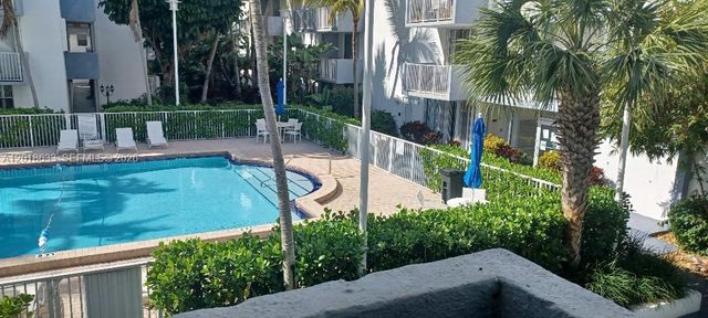 1801 S Treasure Dr 222, North Bay Village, FL 33141