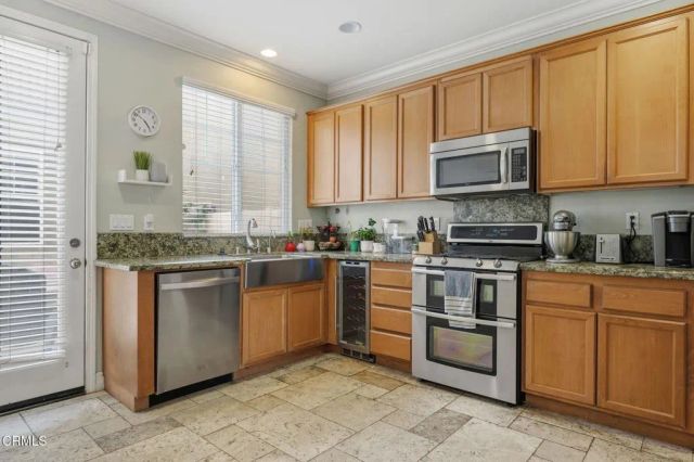 324 Kiawah River Drive, Oxnard, CA 93036