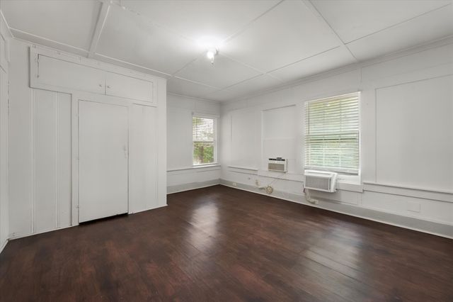 3715 Travis Avenue C, Fort Worth, TX 76110