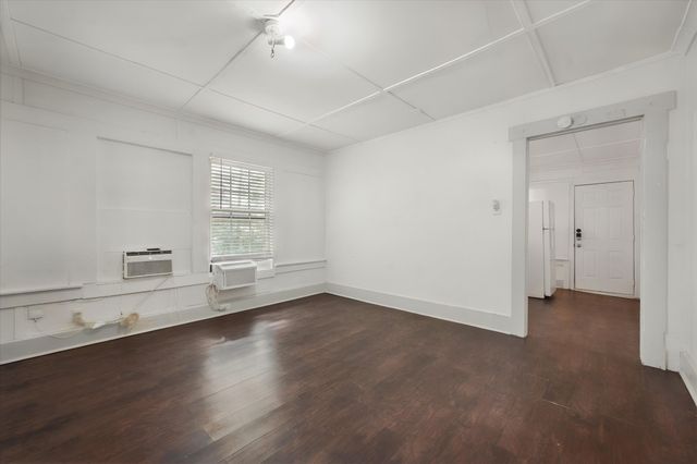 3715 Travis Avenue C, Fort Worth, TX 76110
