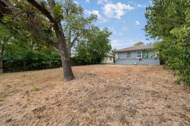 3715 Travis Avenue C, Fort Worth, TX 76110