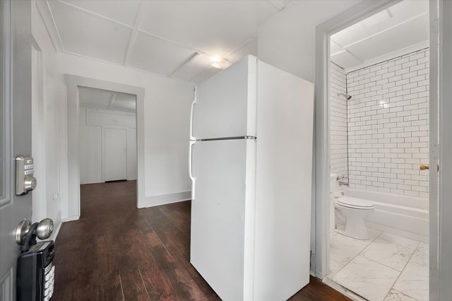 3715 Travis Avenue C, Fort Worth, TX 76110