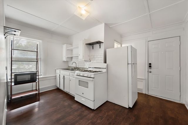 3715 Travis Avenue C, Fort Worth, TX 76110