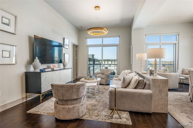 1150 8th PH8, Tuscaloosa, AL 35401