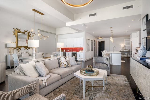 1150 8th PH8, Tuscaloosa, AL 35401