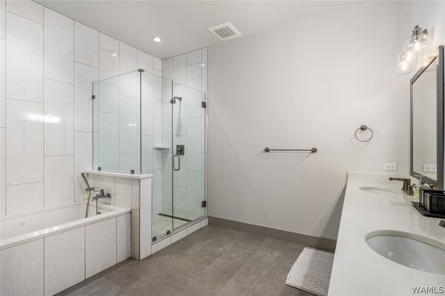 1150 8th PH8, Tuscaloosa, AL 35401