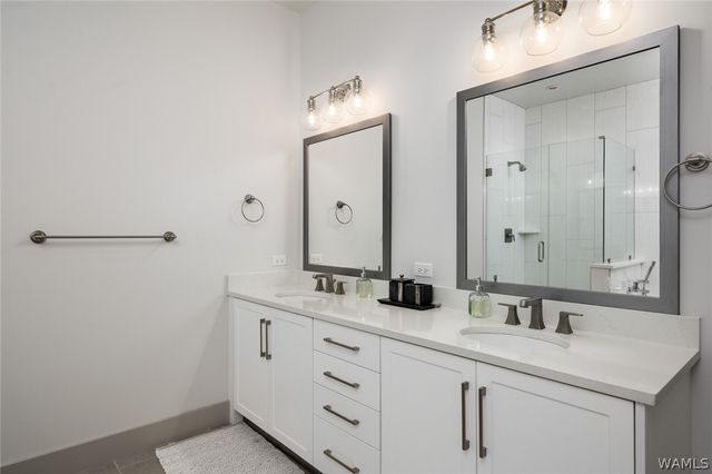 1150 8th PH8, Tuscaloosa, AL 35401