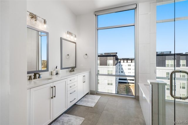 1150 8th PH8, Tuscaloosa, AL 35401