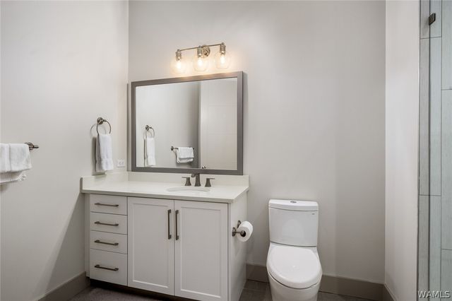 1150 8th PH8, Tuscaloosa, AL 35401