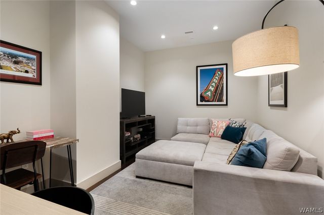 1150 8th PH8, Tuscaloosa, AL 35401