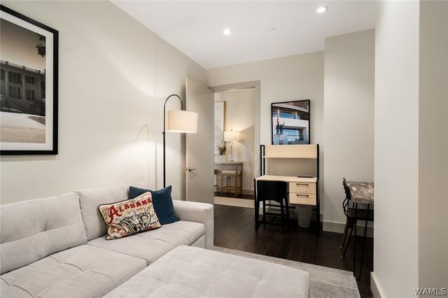 1150 8th PH8, Tuscaloosa, AL 35401