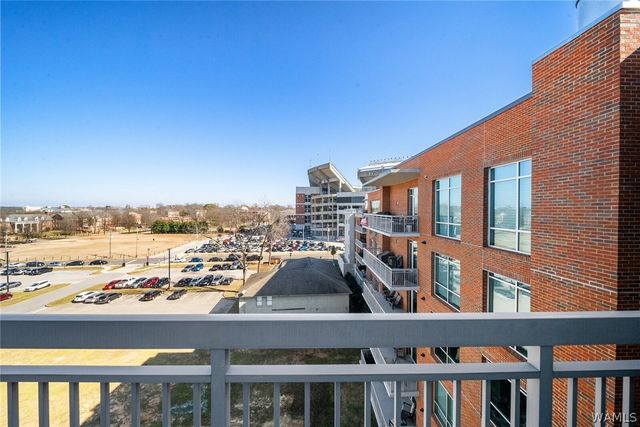 1150 8th PH8, Tuscaloosa, AL 35401