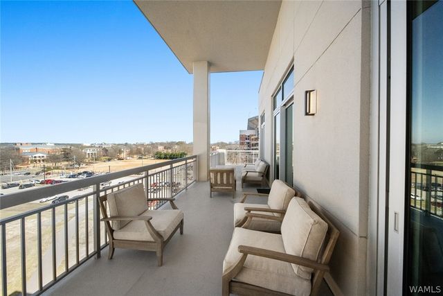 1150 8th PH8, Tuscaloosa, AL 35401