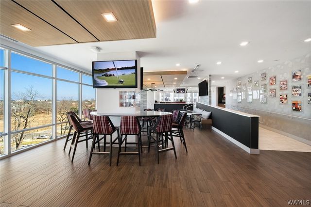 1150 8th PH8, Tuscaloosa, AL 35401