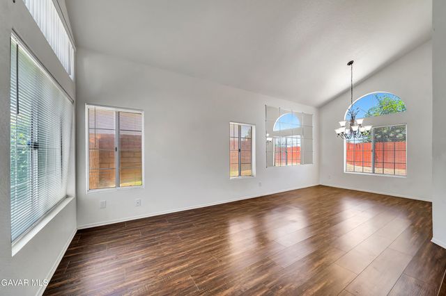 3115 Crowne Drive, Palmdale, CA 93551