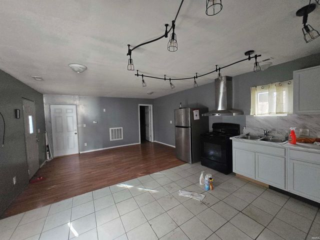 823 Mill Street, Mount Vernon, IN 47620