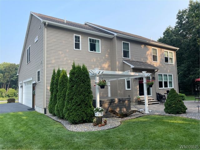 9089 Ashley Landing Drive, Clay, NY 13041