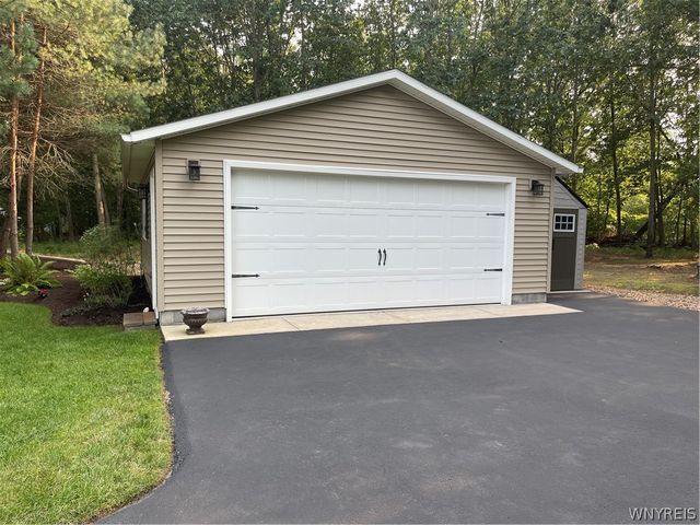9089 Ashley Landing Drive, Clay, NY 13041