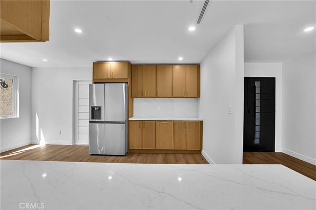 8120 Glade Avenue, Los Angeles, CA 91304