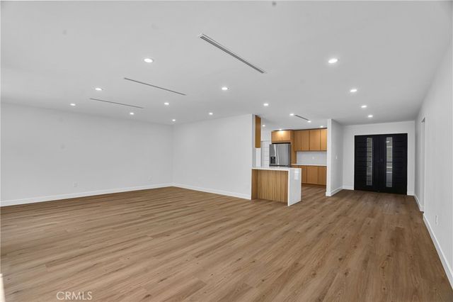 8120 Glade Avenue, Los Angeles, CA 91304