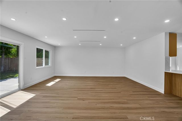 8120 Glade Avenue, Los Angeles, CA 91304