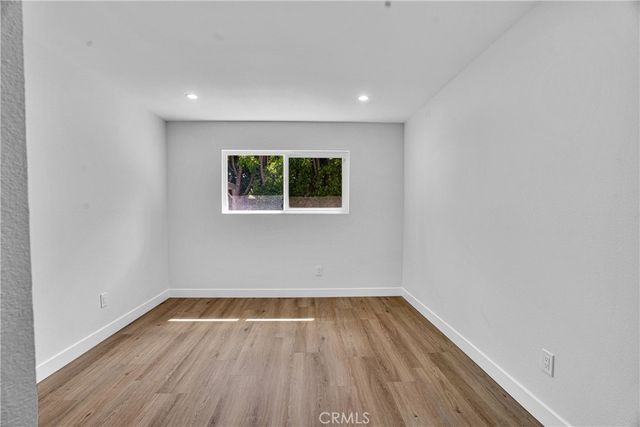 8120 Glade Avenue, Los Angeles, CA 91304