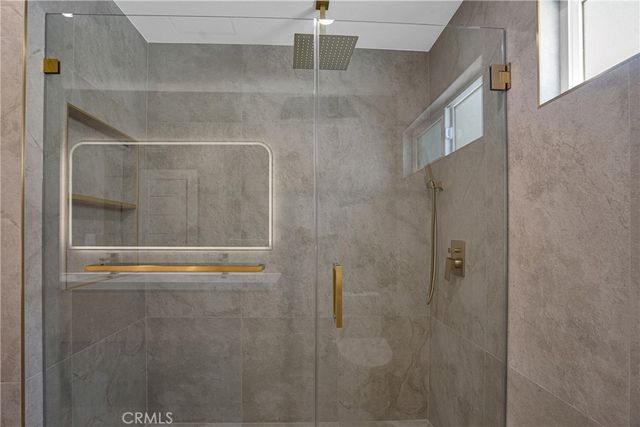 8120 Glade Avenue, Los Angeles, CA 91304