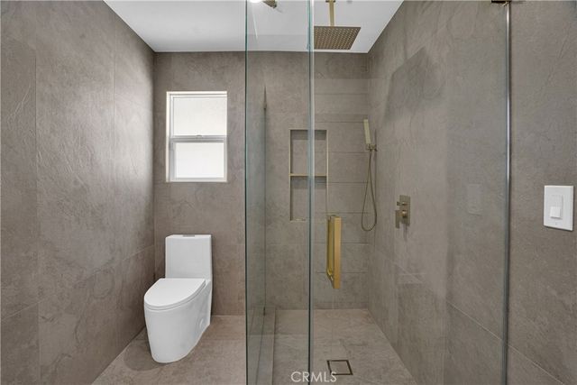 8120 Glade Avenue, Los Angeles, CA 91304