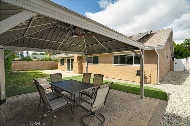 8120 Glade Avenue, Los Angeles, CA 91304