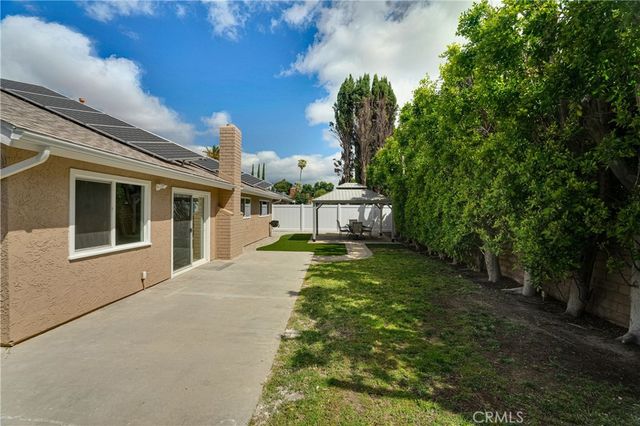 8120 Glade Avenue, Los Angeles, CA 91304