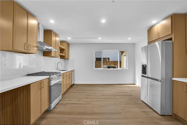 8120 Glade Avenue, Los Angeles, CA 91304