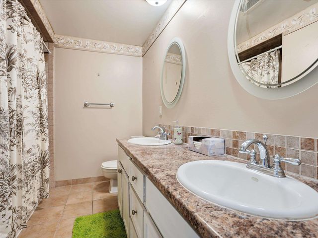 38150 Jamestown Drive, Sterling Heights, MI 48312