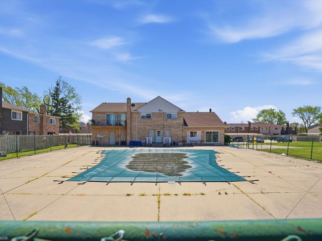 38150 Jamestown Drive, Sterling Heights, MI 48312