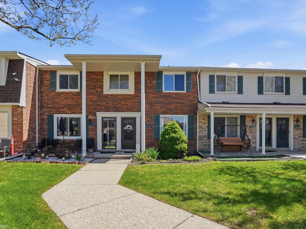 38150 Jamestown Drive, Sterling Heights, MI 48312