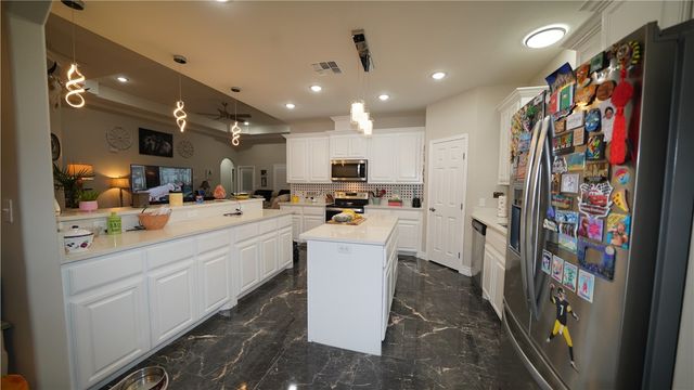 2705 Quebec Dr, Corpus Christi, TX 78414