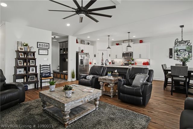 305 Twisted Oak Way, Greenwood, AR 72936