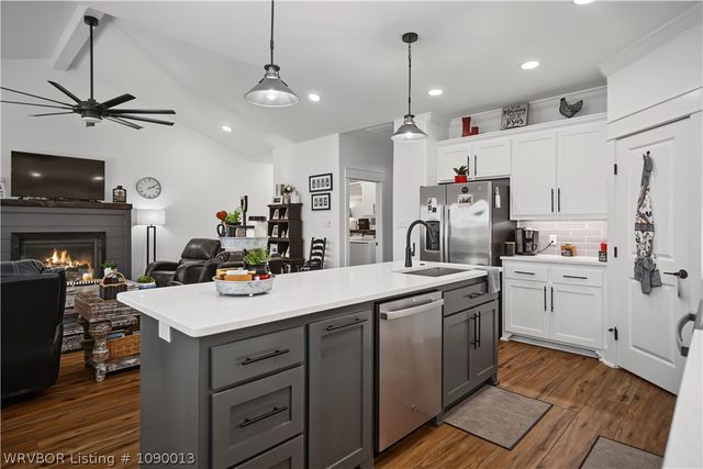 305 Twisted Oak Way, Greenwood, AR 72936