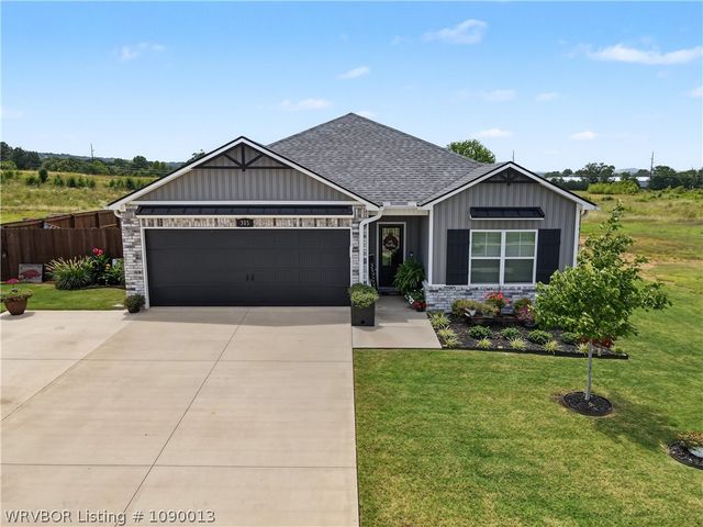 305 Twisted Oak Way, Greenwood, AR 72936