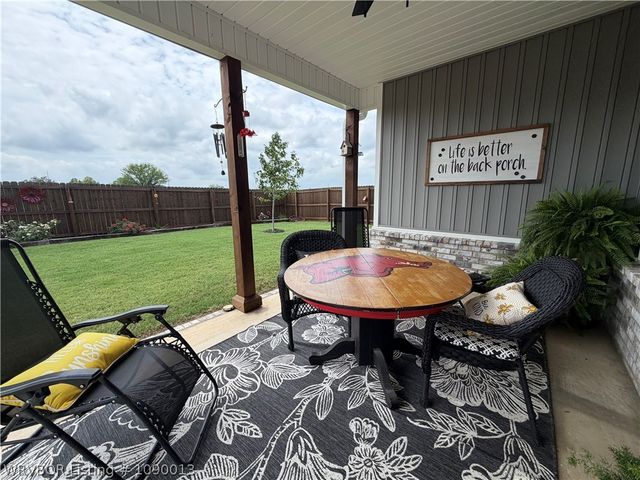 305 Twisted Oak Way, Greenwood, AR 72936