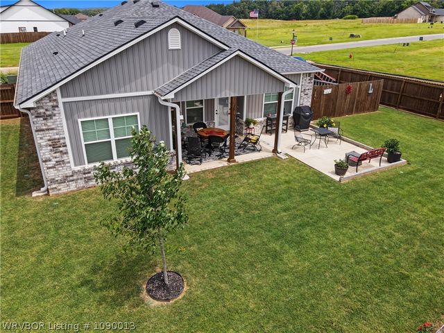 305 Twisted Oak Way, Greenwood, AR 72936
